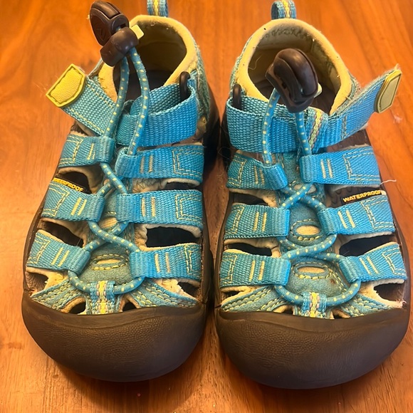 Keen Sandals Toddler Size 8 - Picture 1 of 3